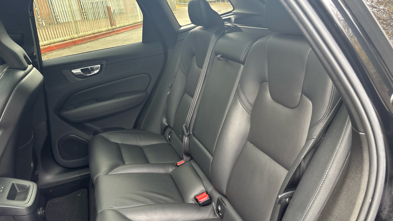 Volvo XC60 2.0 T6 [350] RC PHEV Plus Dark 5dr AWD Geartronic Estate